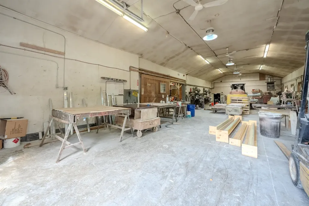 13 Elm Street Newton NH 03858