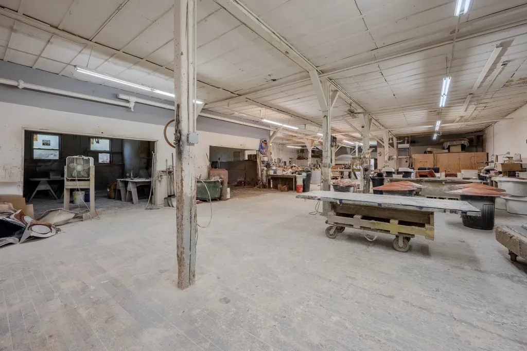 13 Elm Street Newton NH 03858