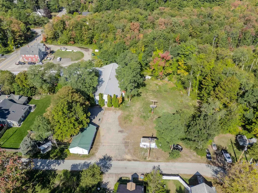 13 Elm Street Newton NH 03858