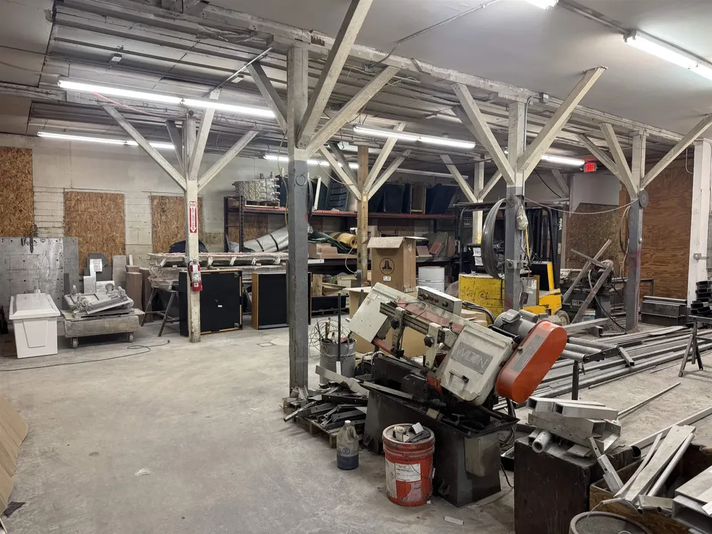 13 Elm Street Newton NH 03858