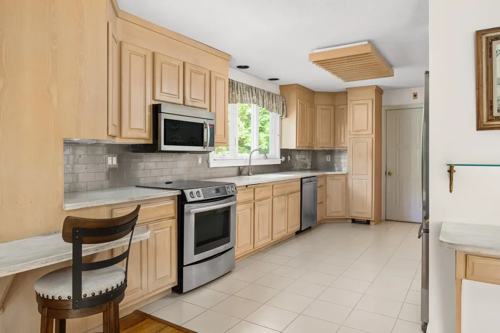 100 Drinkwater Road Hampton Falls NH 03844