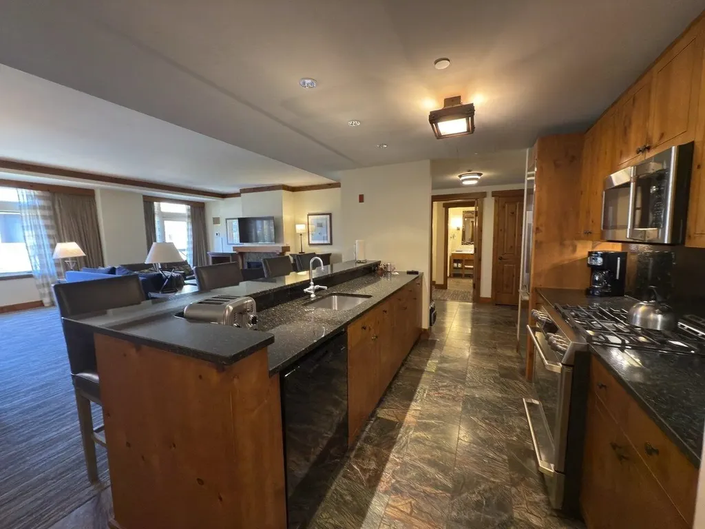 7412 Mountain Road Stowe VT 05672