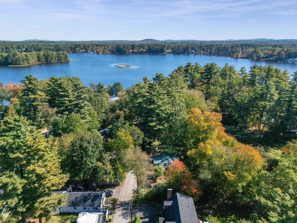 10 3rd Street Kingston NH 03848