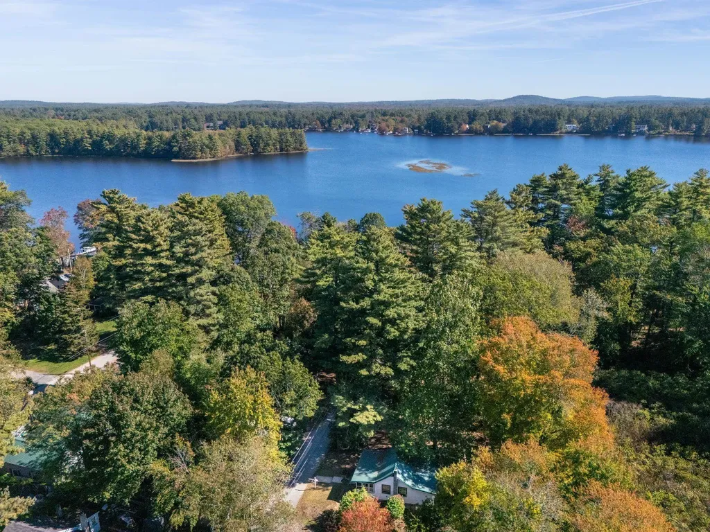 10 3rd Street Kingston NH 03848