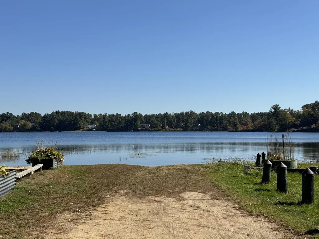 10 3rd Street Kingston NH 03848