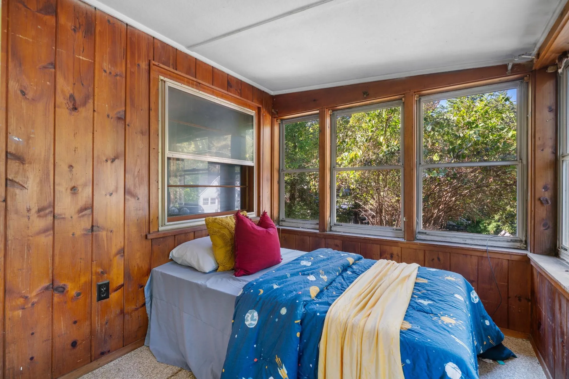 10 3rd Street Kingston NH 03848