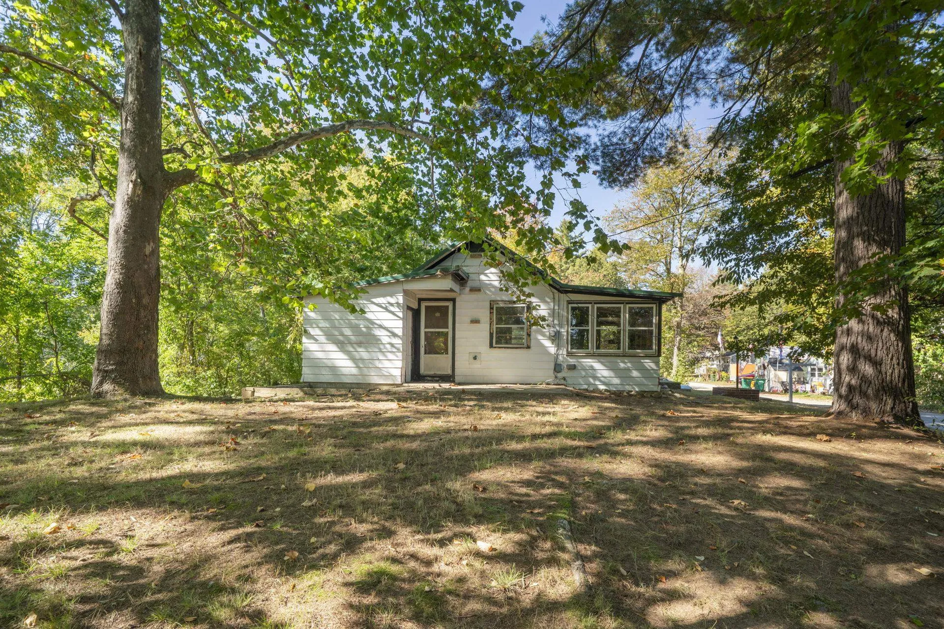 10 3rd Street Kingston NH 03848