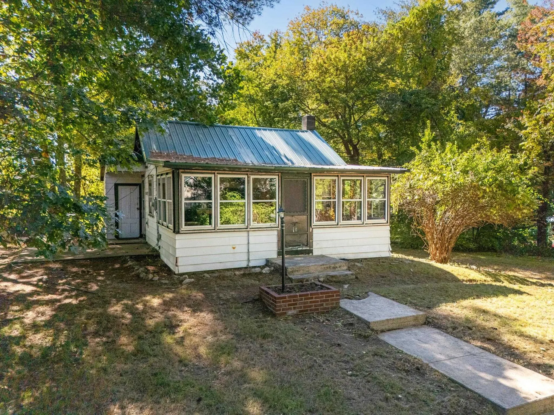 10 3rd Street Kingston NH 03848