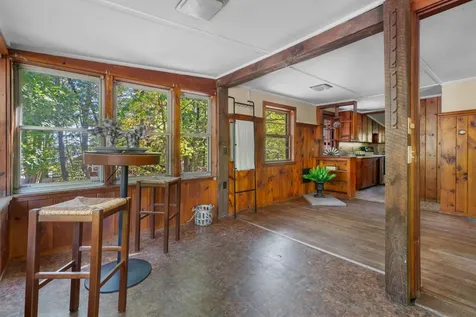 10 3rd Street Kingston NH 03848