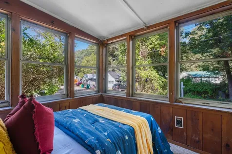 10 3rd Street Kingston NH 03848