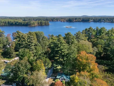 10 3rd Street Kingston NH 03848