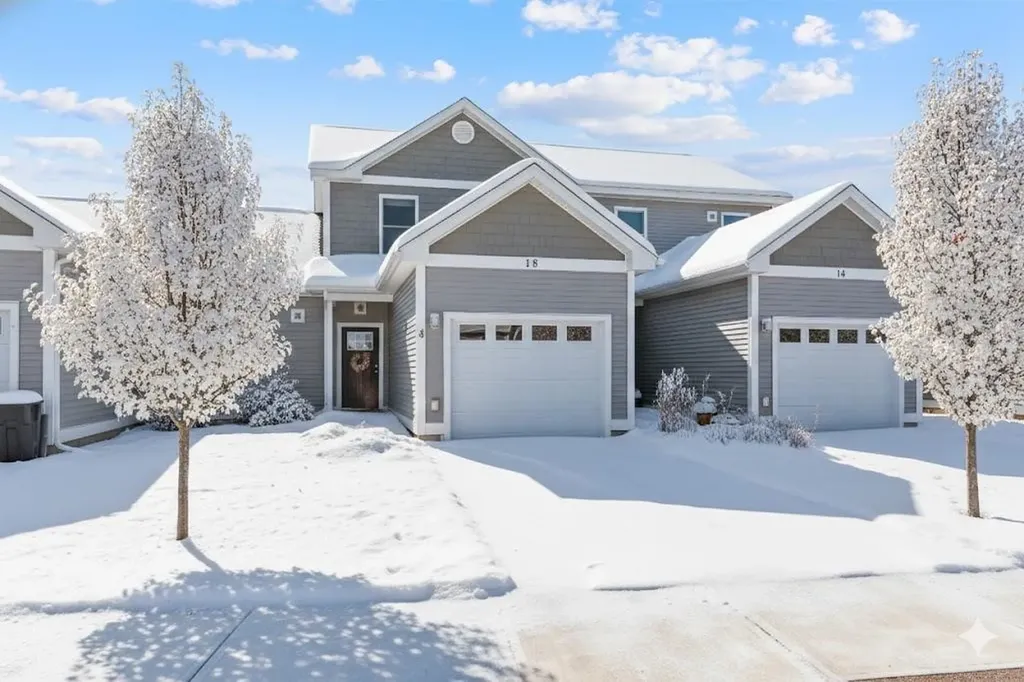 18 Clover Lane Hinesburg VT 05461