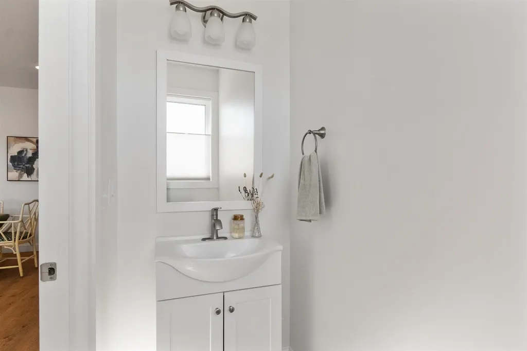 18 Clover Lane Hinesburg VT 05461