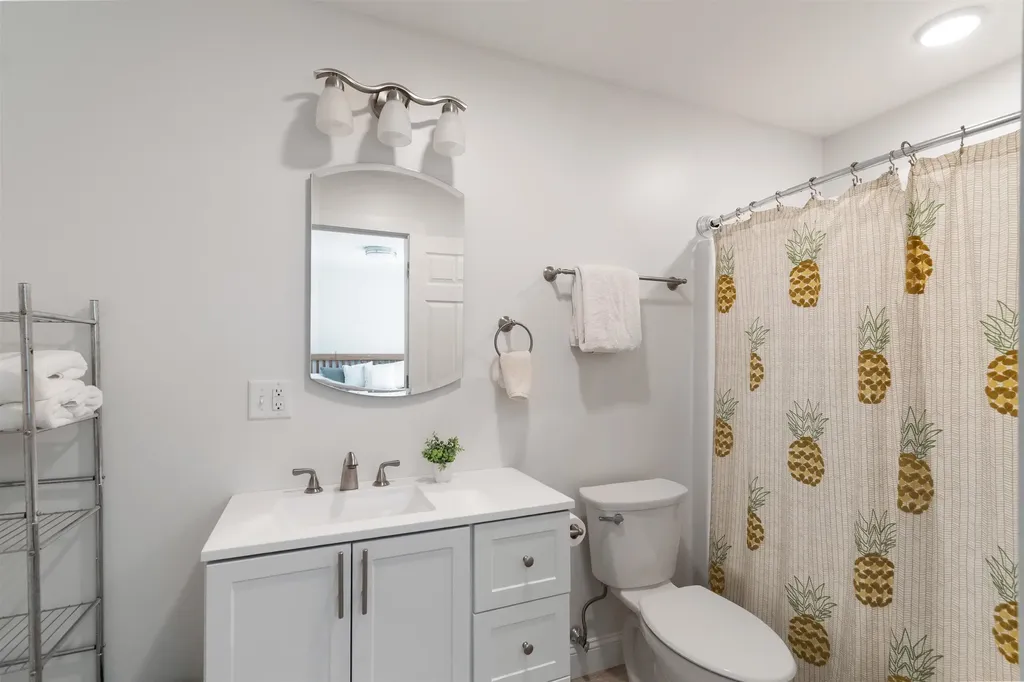 18 Clover Lane Hinesburg VT 05461