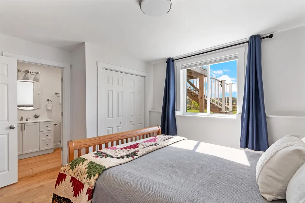 18 Clover Lane Hinesburg VT 05461