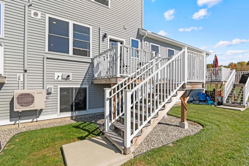 18 Clover Lane Hinesburg VT 05461