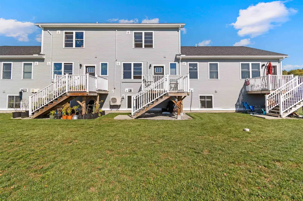 18 Clover Lane Hinesburg VT 05461