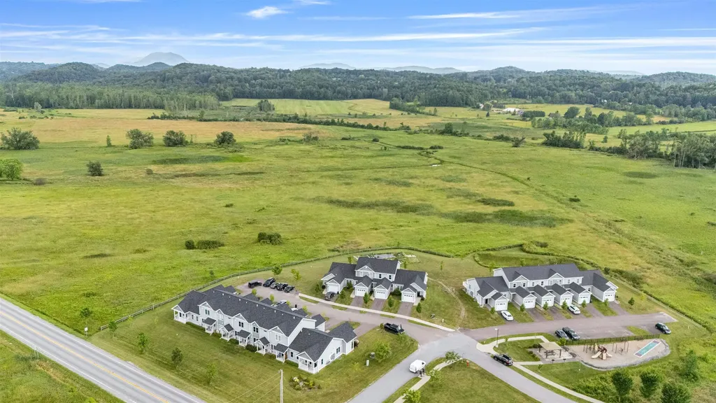 18 Clover Lane Hinesburg VT 05461