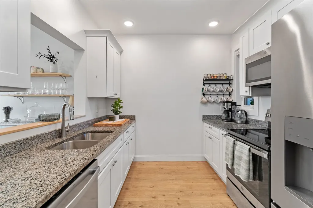 18 Clover Lane Hinesburg VT 05461