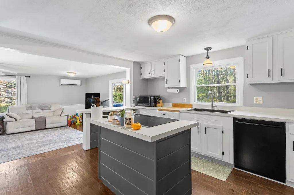 91 Holt Road Wilton NH 03086