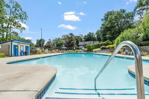 3 Pembroke Drive Derry NH 03038