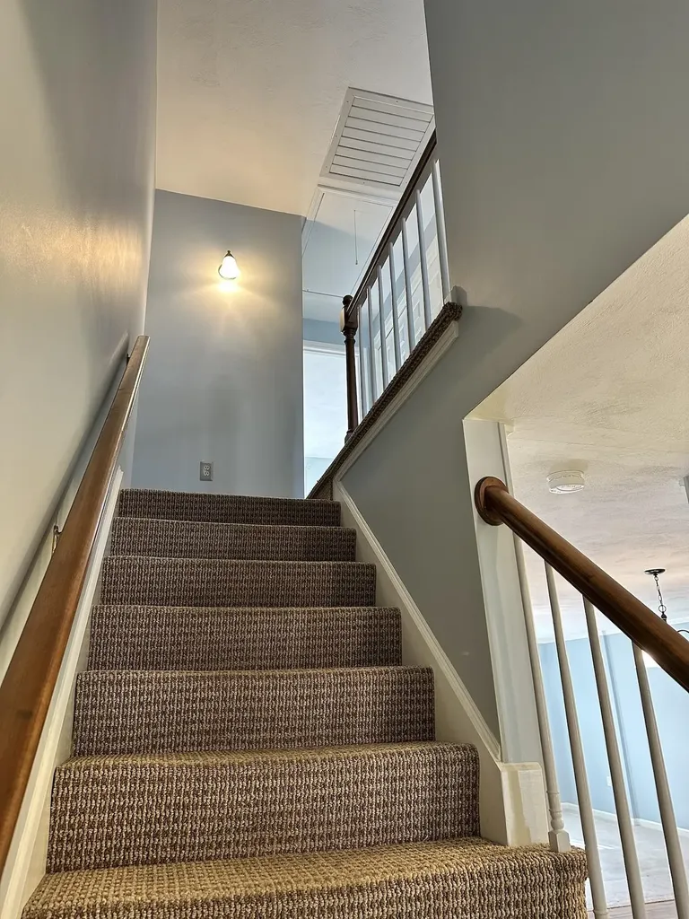 18 Colonial Square Peterborough NH 03458