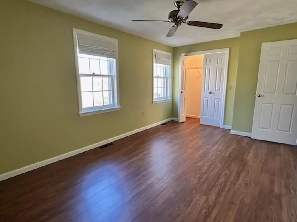 18 Colonial Square Peterborough NH 03458