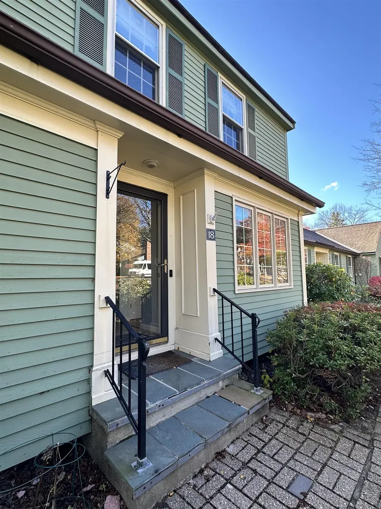 18 Colonial Square Peterborough NH 03458