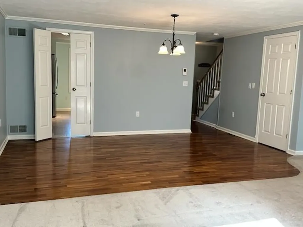 18 Colonial Square Peterborough NH 03458