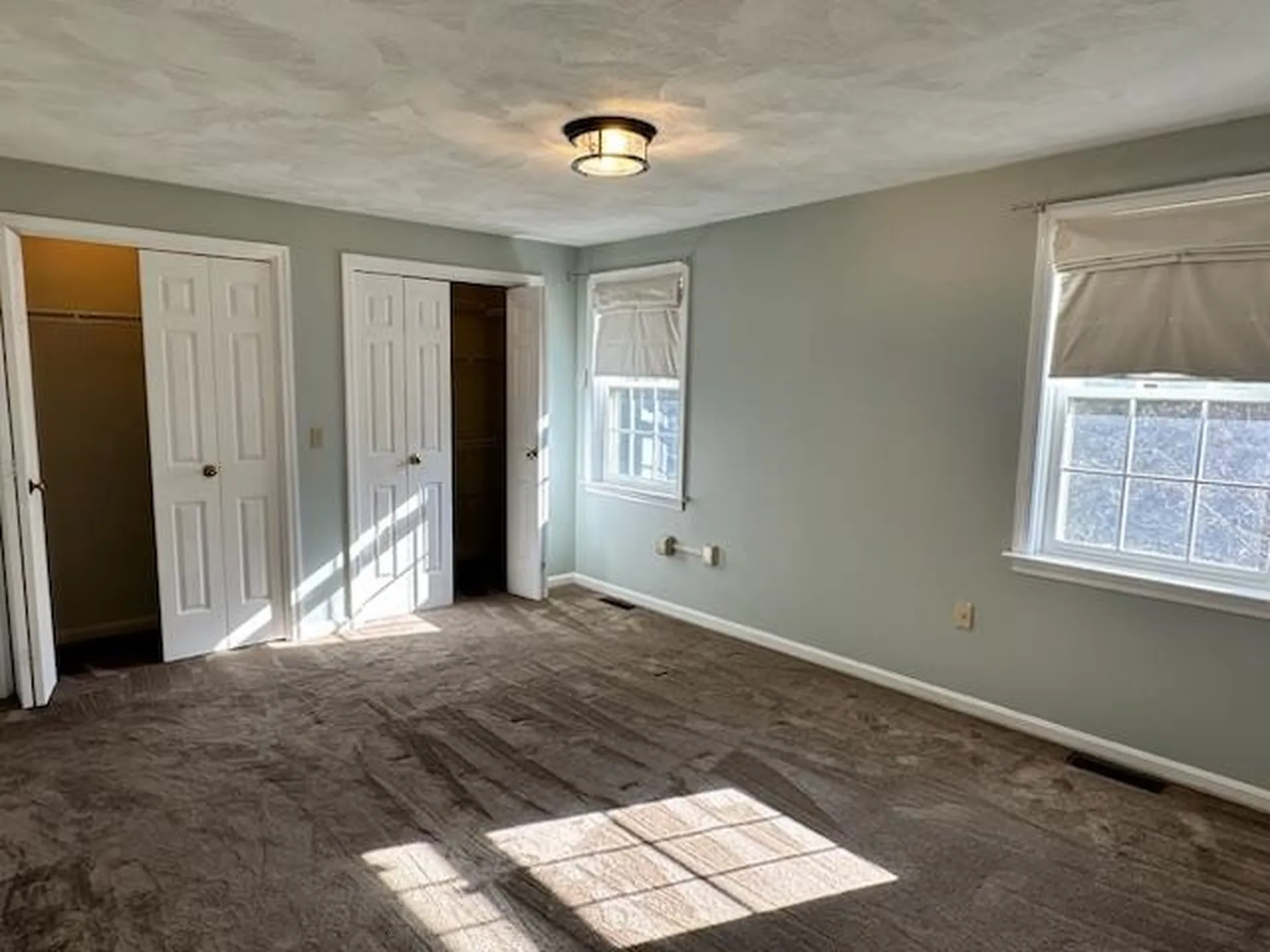 18 Colonial Square Peterborough NH 03458