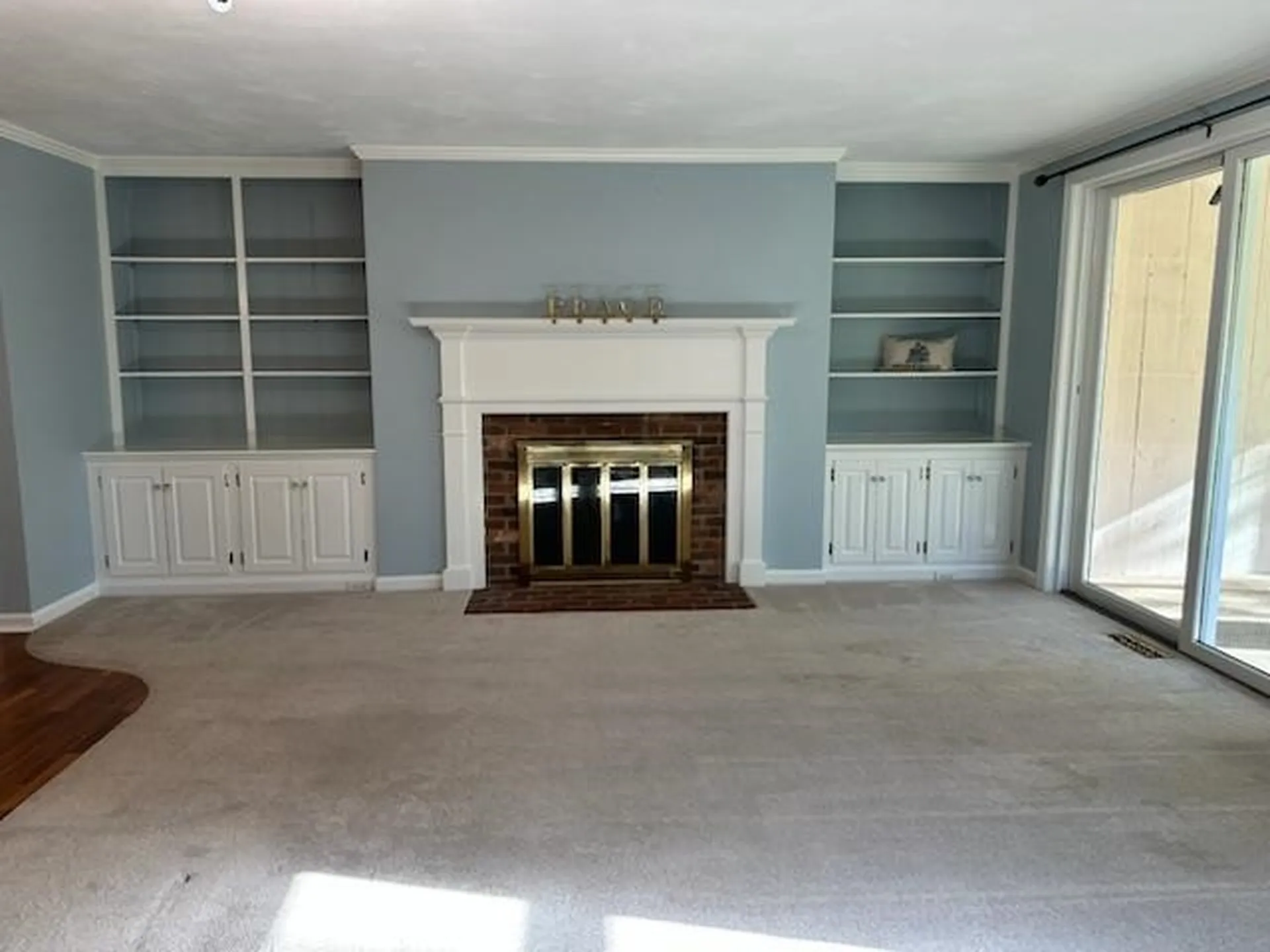 18 Colonial Square Peterborough NH 03458