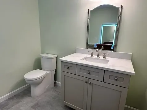 18 Colonial Square Peterborough NH 03458