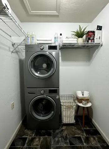 18 Colonial Square Peterborough NH 03458