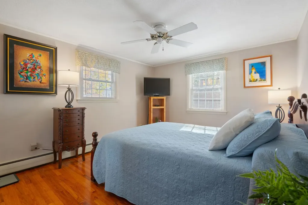 10 Cedar Street Hudson NH 03051