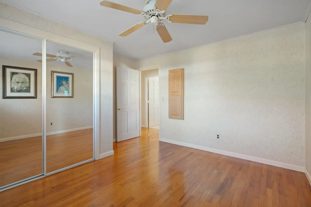 10 Cedar Street Hudson NH 03051