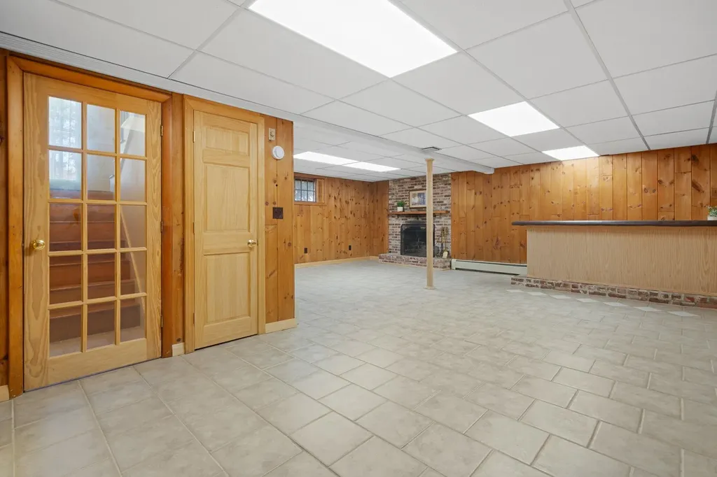 10 Cedar Street Hudson NH 03051