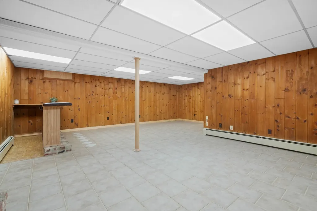 10 Cedar Street Hudson NH 03051