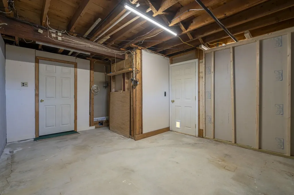 10 Cedar Street Hudson NH 03051