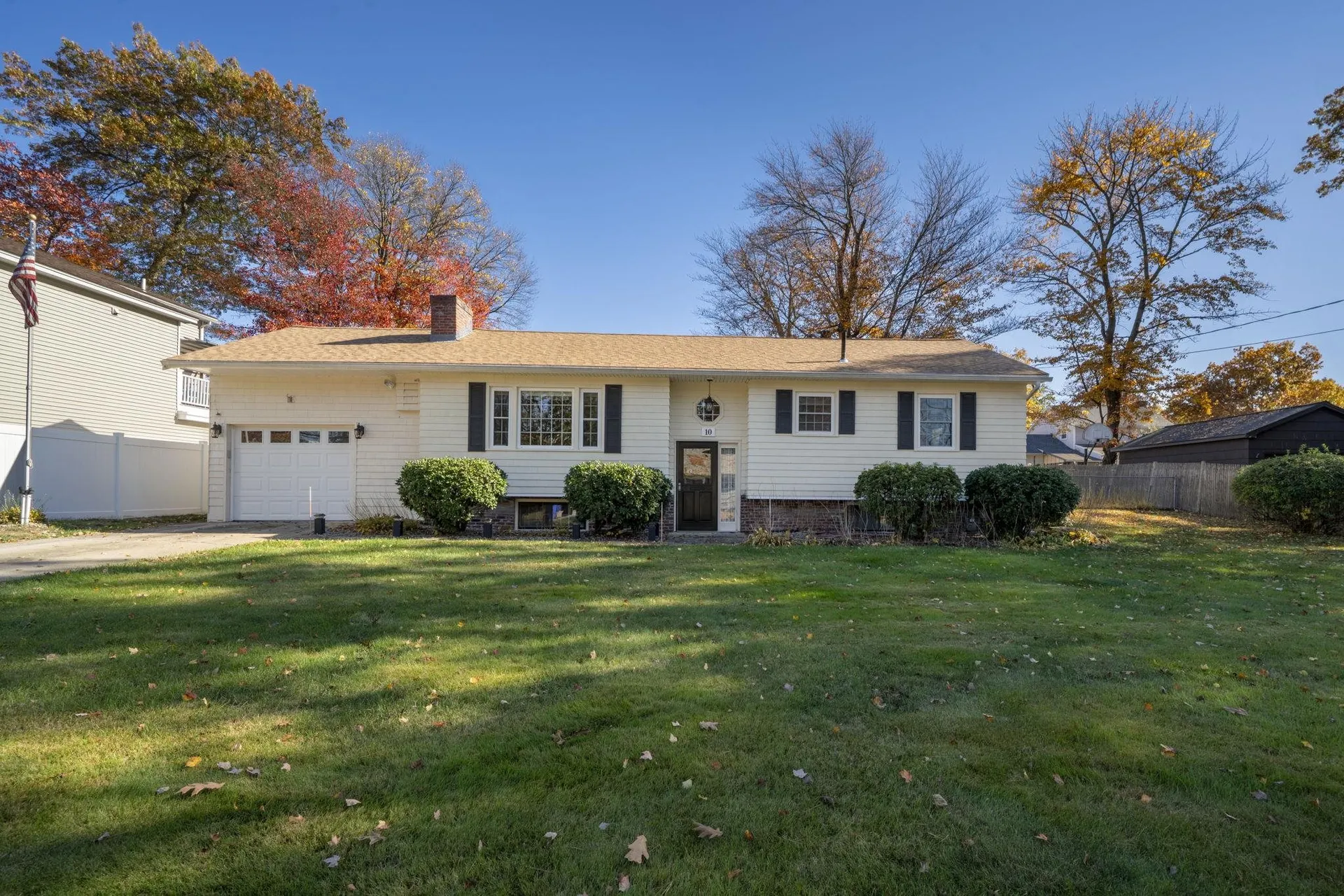 10 Cedar Street Hudson NH 03051