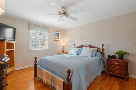 10 Cedar Street Hudson NH 03051