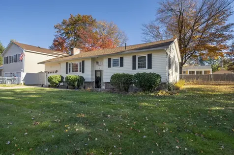 10 Cedar Street Hudson NH 03051