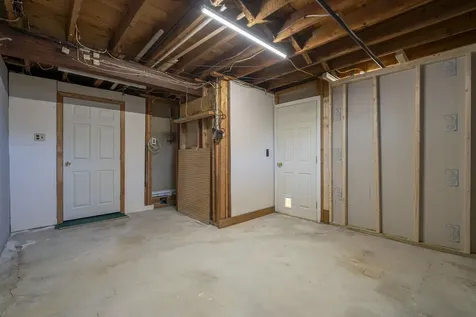 10 Cedar Street Hudson NH 03051