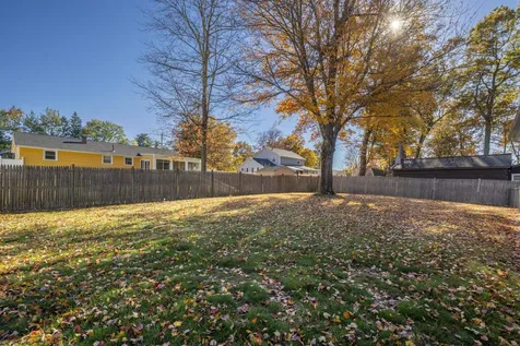 10 Cedar Street Hudson NH 03051