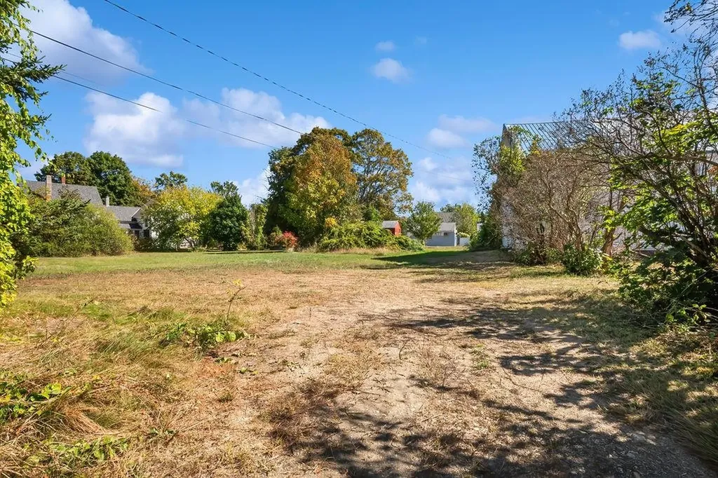 4 Parade Circle Barnstead NH 03218