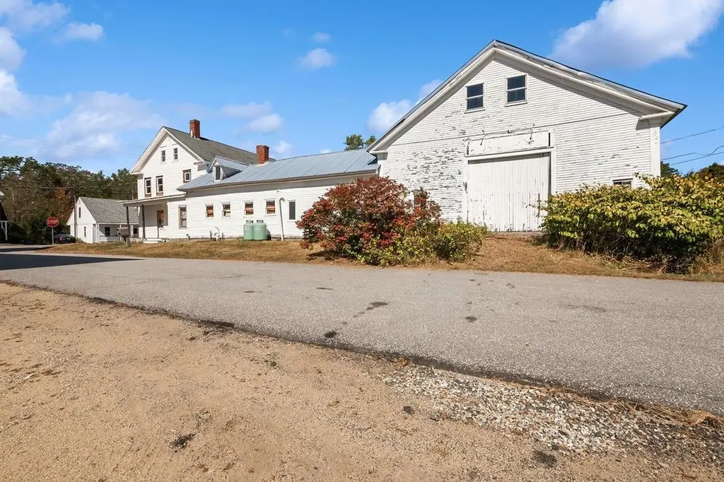 4 Parade Circle Barnstead NH 03218