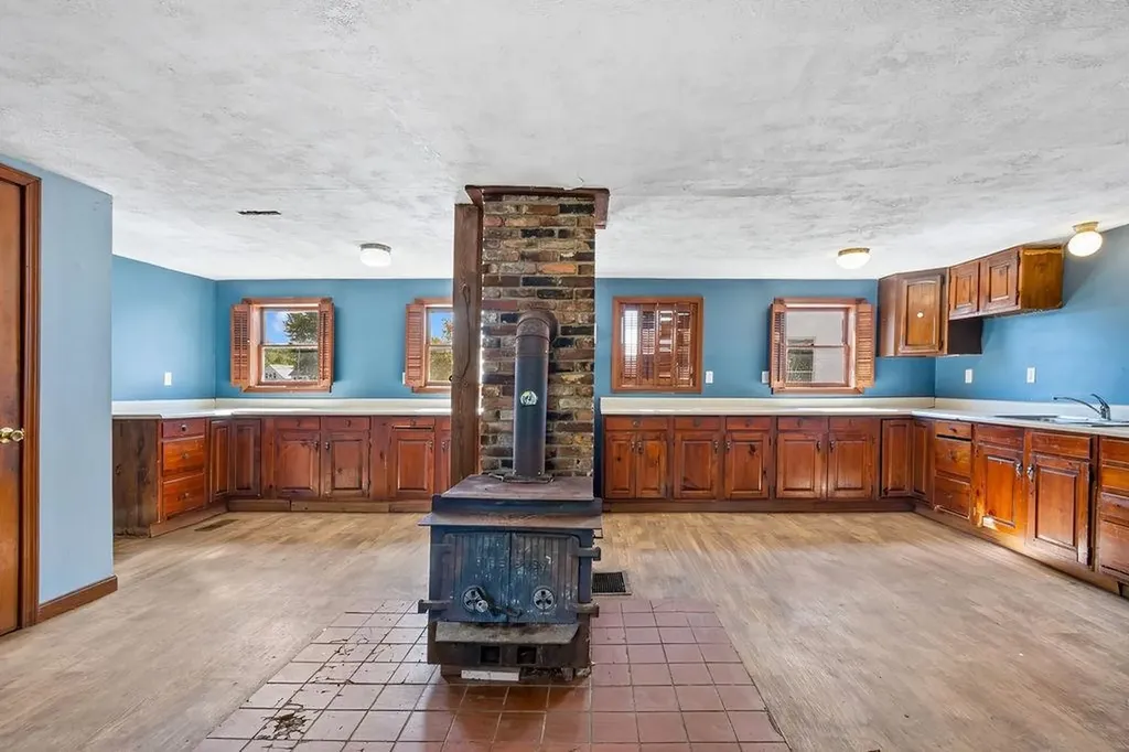 4 Parade Circle Barnstead NH 03218