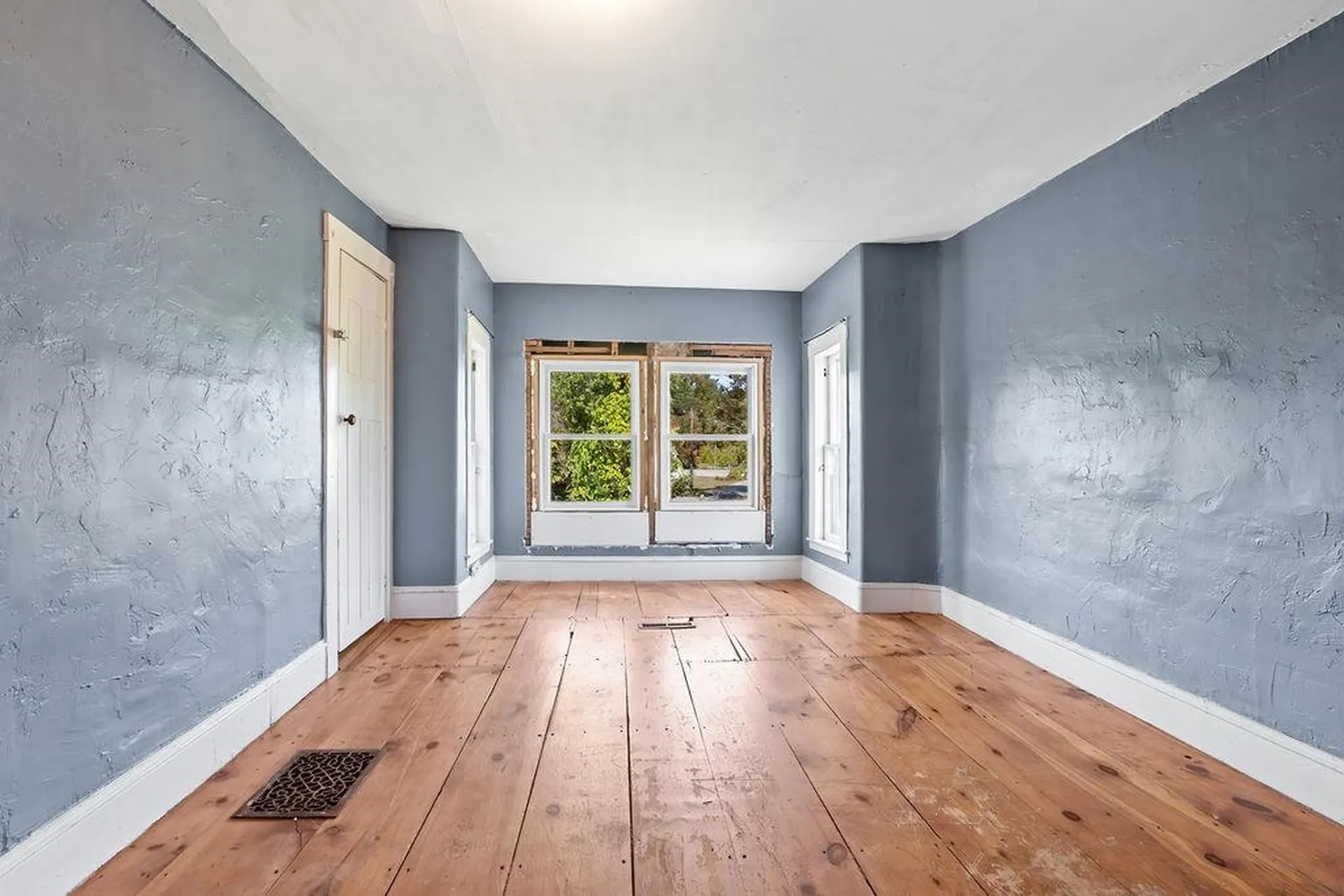 4 Parade Circle Barnstead NH 03218