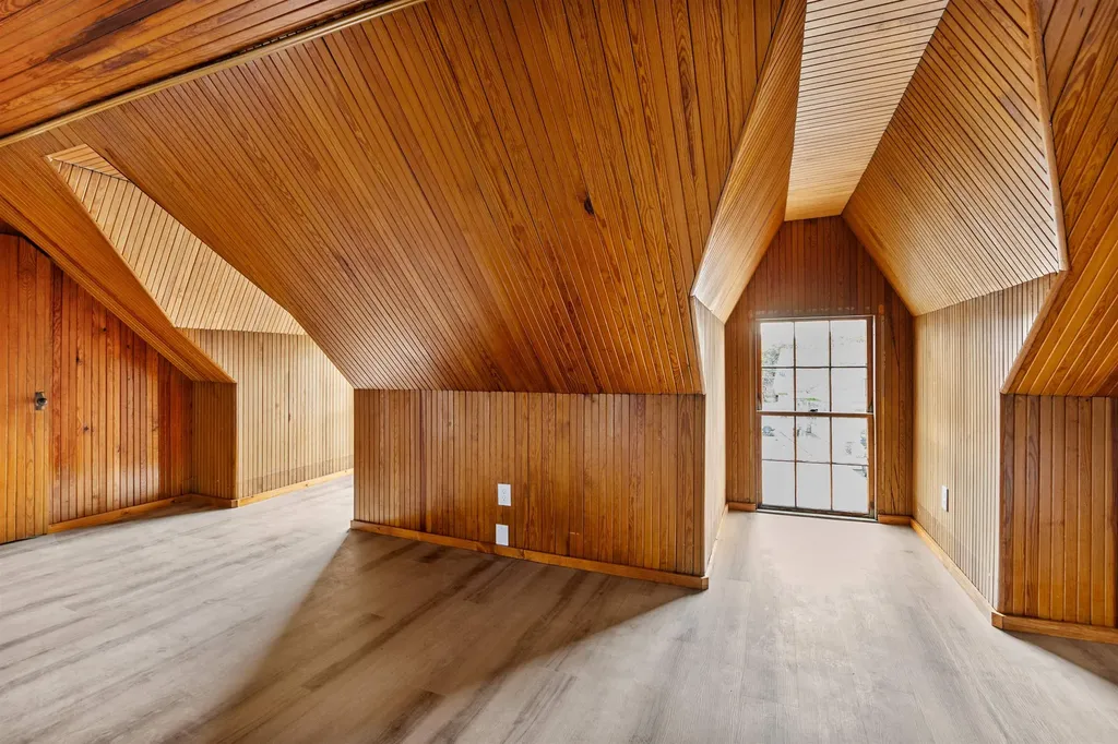 109 Pleasant Street Claremont NH 03743