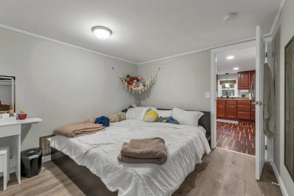 45 Crescent Lane Manchester NH 03109