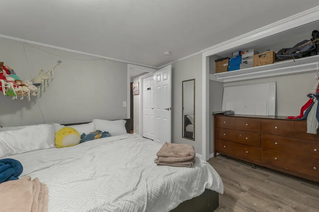 45 Crescent Lane Manchester NH 03109